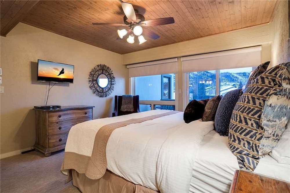 Dulany At Gondola 504