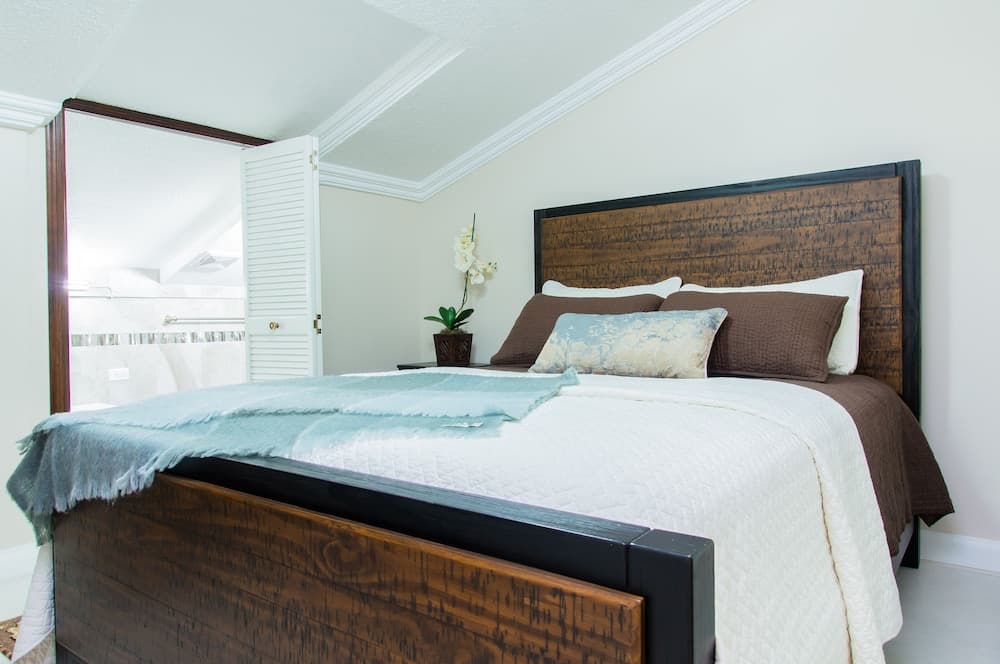 Comlin Bank 13 by Pro Homes Jamaica