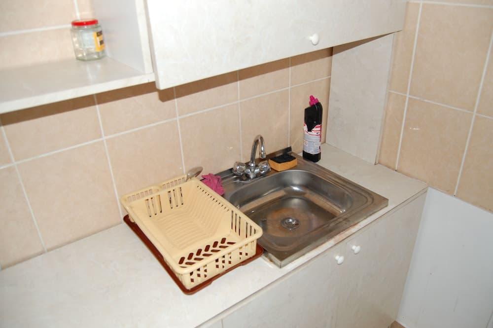 Chacha & Wine Hostel