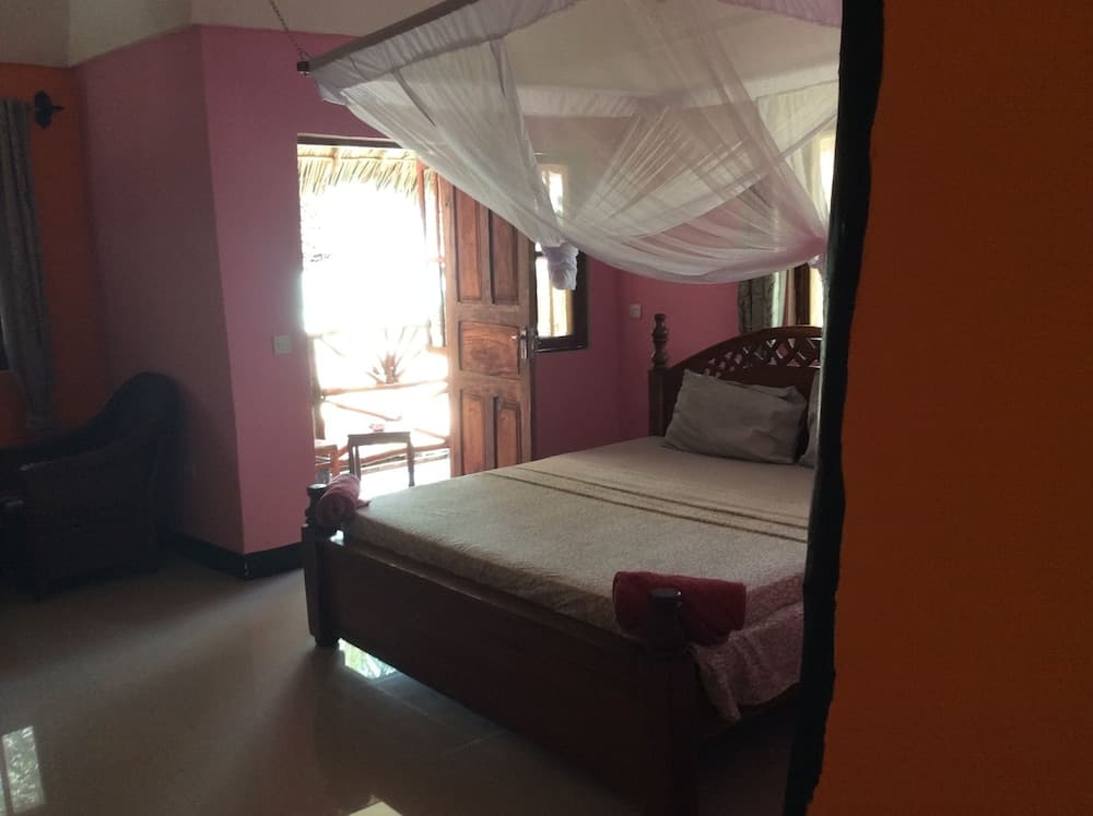 Kajibange bar and guesthouse