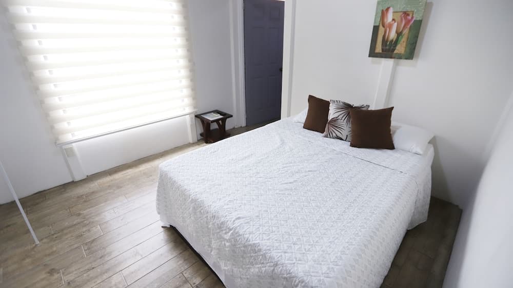 Aparatamentos Arenal Ranas y Ranitas