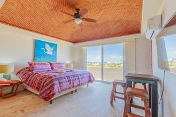 Isla 33 - Studio 2413