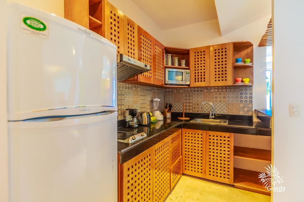 Deep Blue Condos - 302