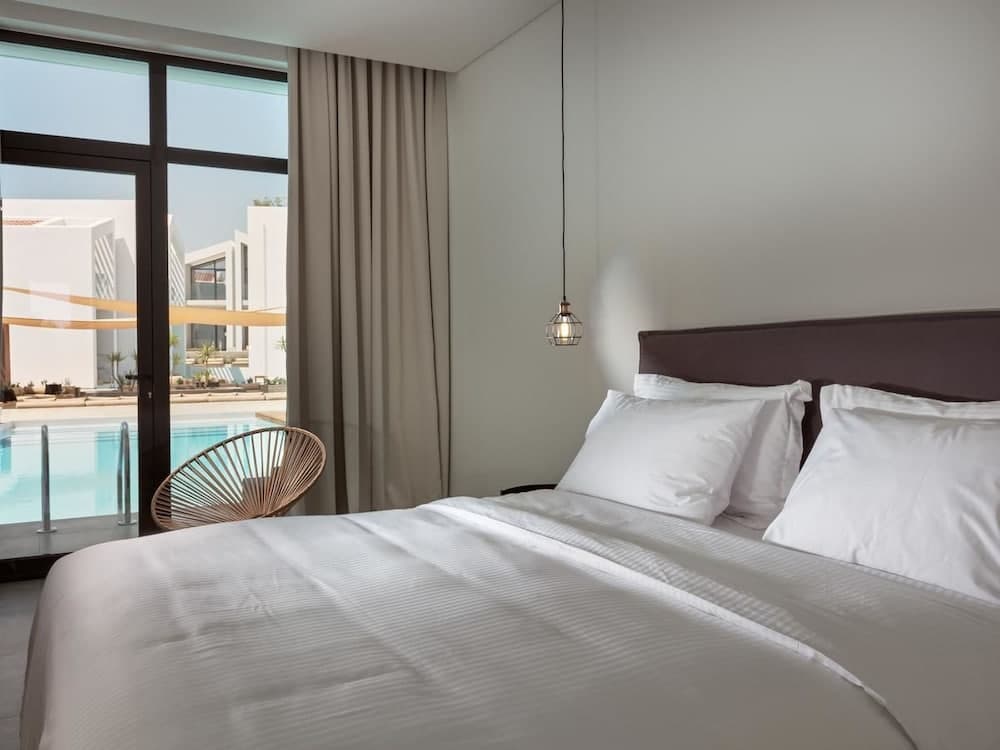 Cavo Vezal - Adults Only