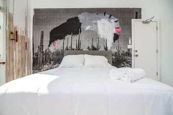 The High Tide 2br With Redecorated Living Room #3 2 Bedroom Hotel Room by Redawning