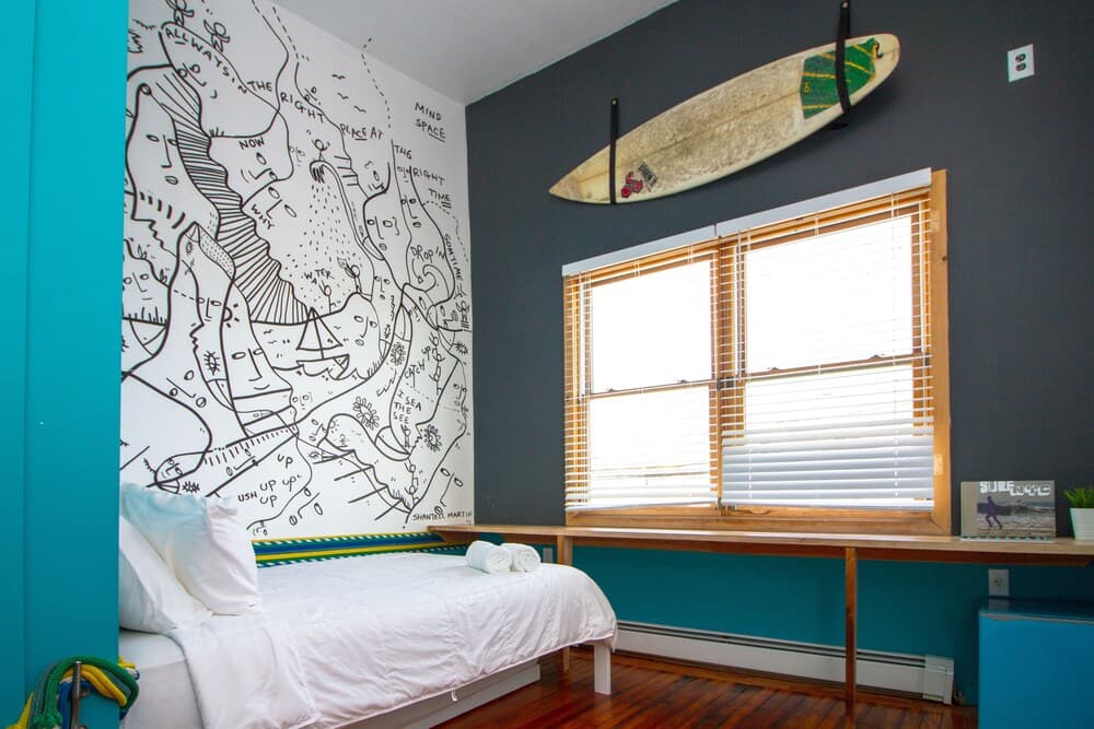 The High Tide Studio #5 Studio Bedroom Hotel Room by Redawning