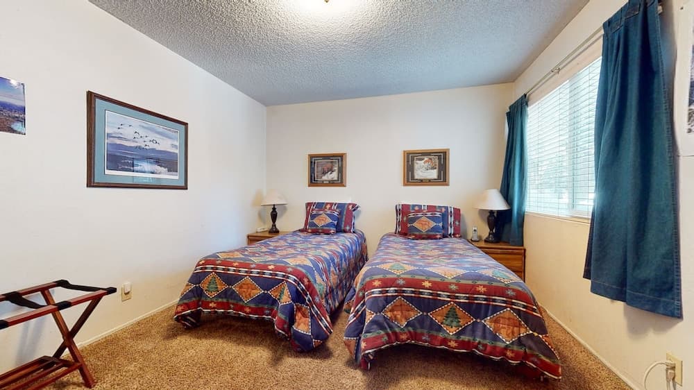 Timberline 44 Cozy and Quiet, Corner Unit, Lots of Natural Light by RedAwning