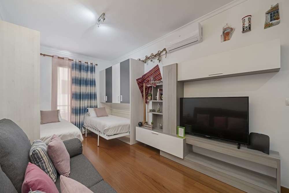 Lobo Marinho by An Island Apart