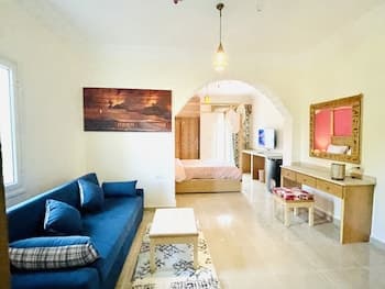 Jewel of the Valley Howard Carter Hotel