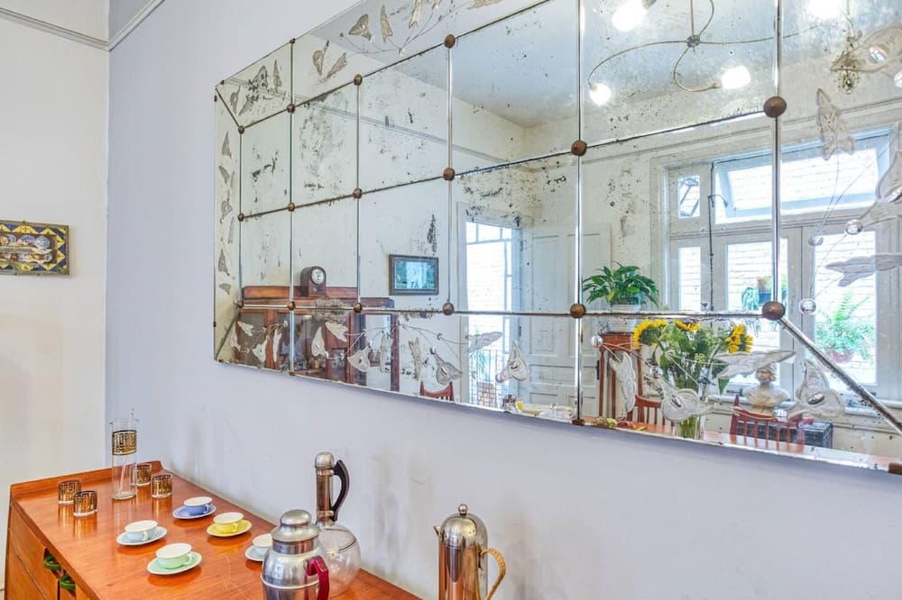 Deco Housing Luxury Rentals in Roma Norte