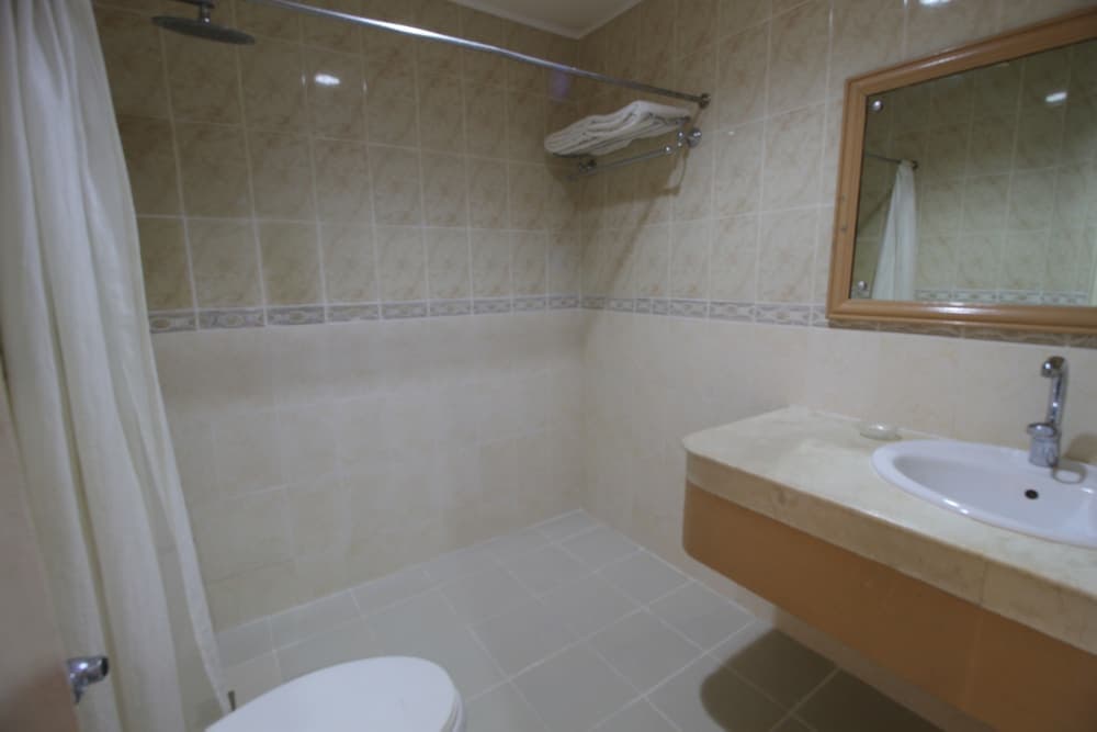 EON Centennial Plaza Hotel