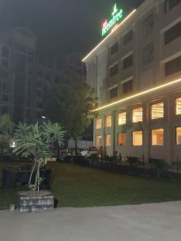 Sai Neem Tree Hotel