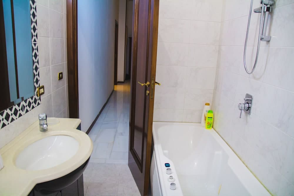 Happy Rooms in Easy House