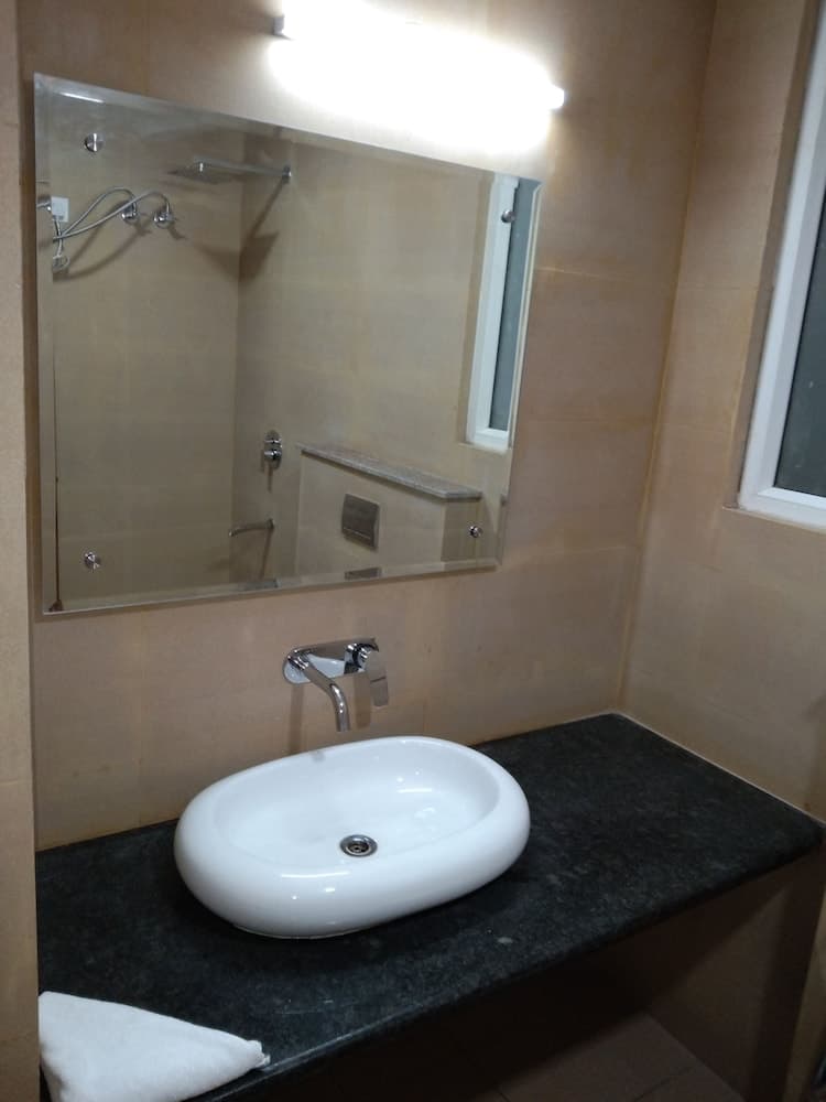 CoRoomS SanVi Hotels Unitech Cyber Park