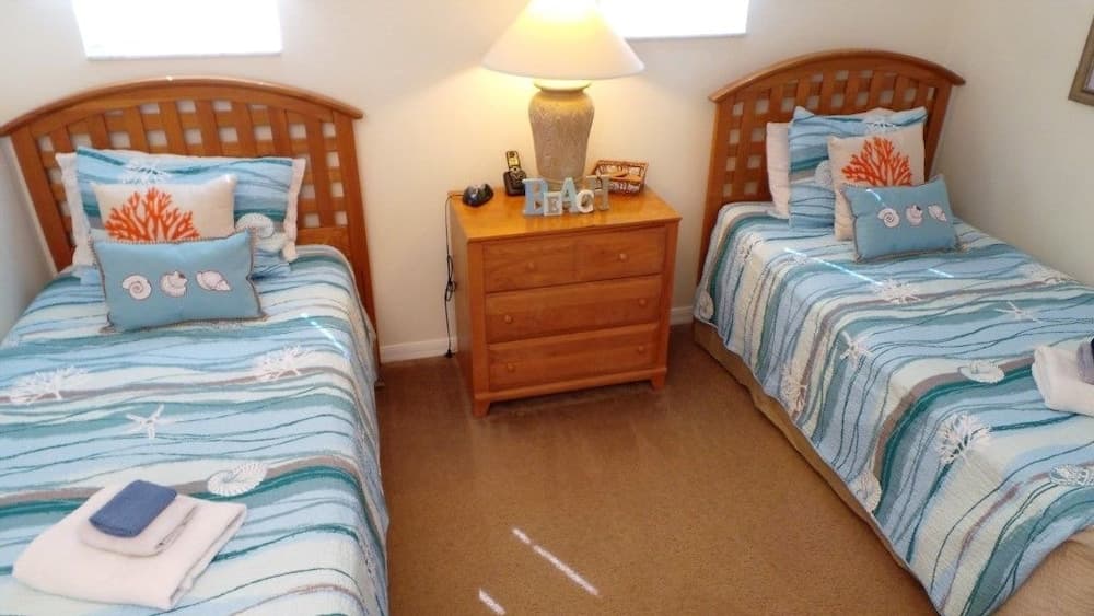 Ly53814 - Hampton Lakes - 5 Bed 4 Baths Villa