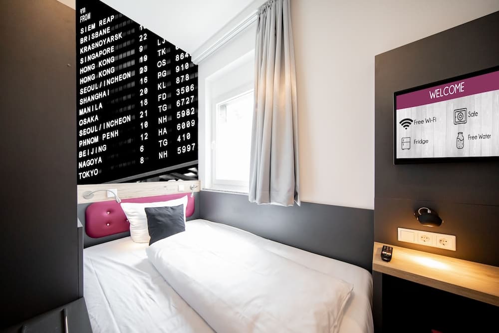 SMARTY Airport Cologne Hotel