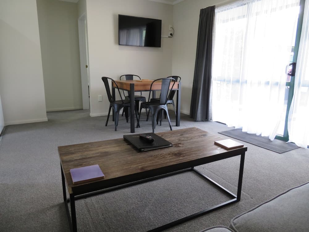 Commodore Court Motel