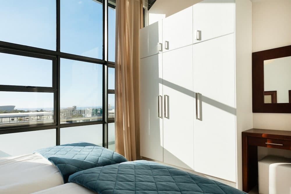 Hillhouse Penthouse 7th Floor