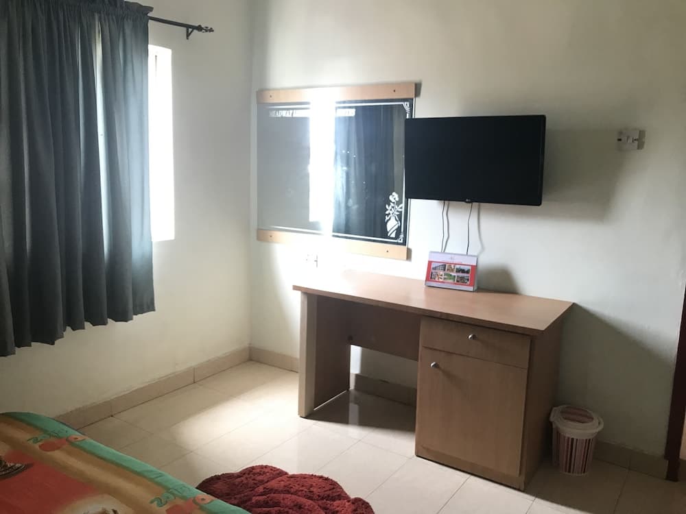 Meadway Luxury Hotels