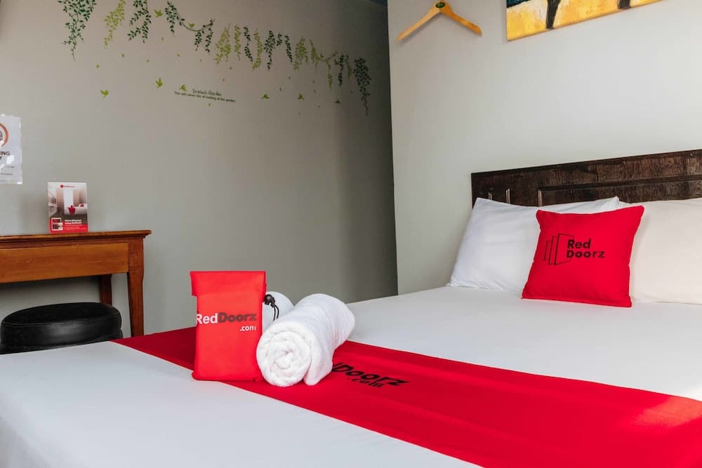 RedDoorz Plus @ Tayuman Manila