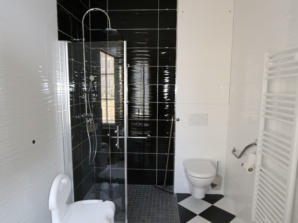 L'orangerie DU Chateau DES Cedres