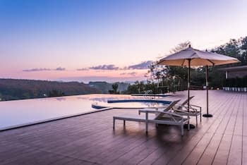 Chiangrai Lake Hill Resort