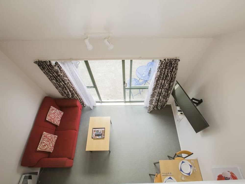 The Claremont Motels & Apartments