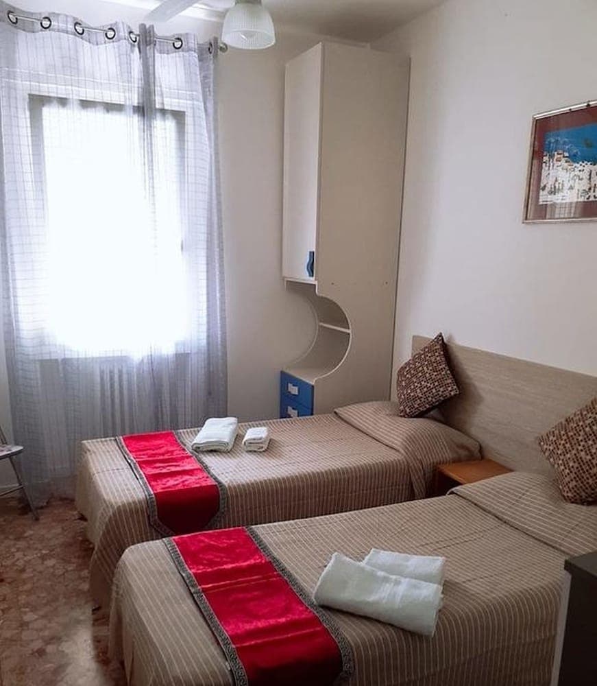 Guesthouse BB Stay Station