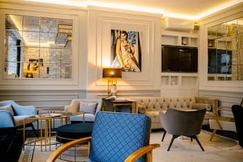 Amber Design Residence