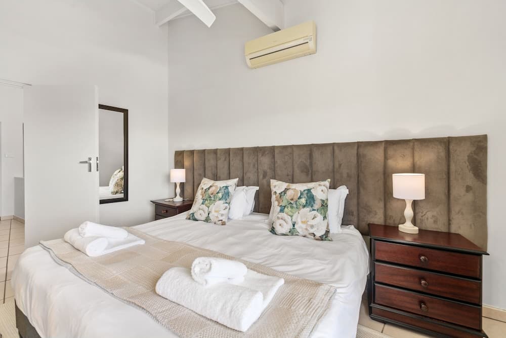 San Lameer Villa Rentals 3122