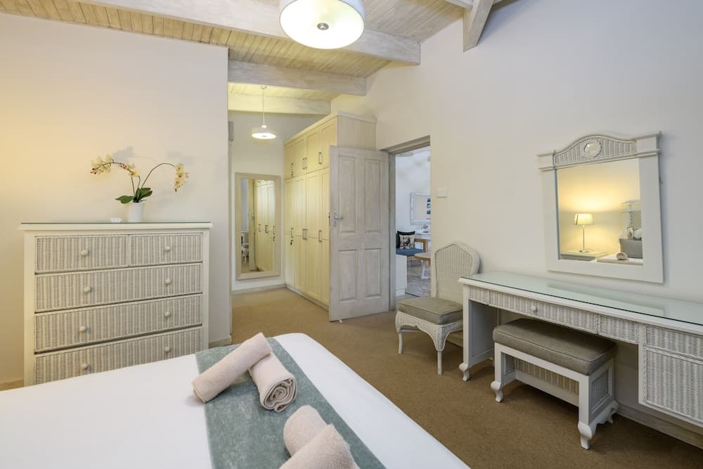 San Lameer Villa Rentals 2702