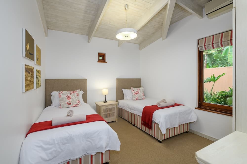 San Lameer Villa Rentals 2702