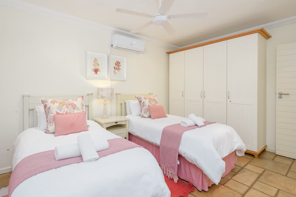 San Lameer Villa Rentals 10432