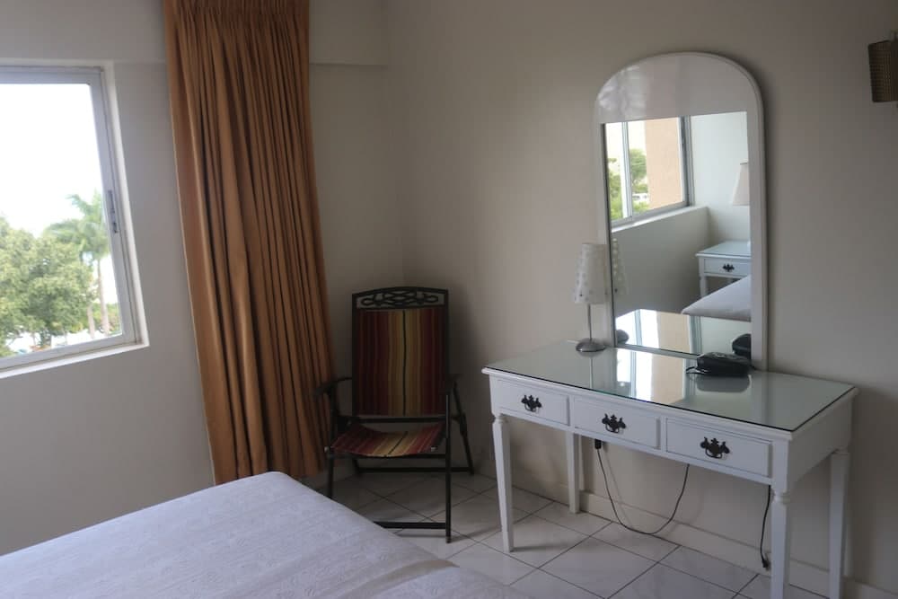 Angel Fish Beach Suites - Turtle Tower