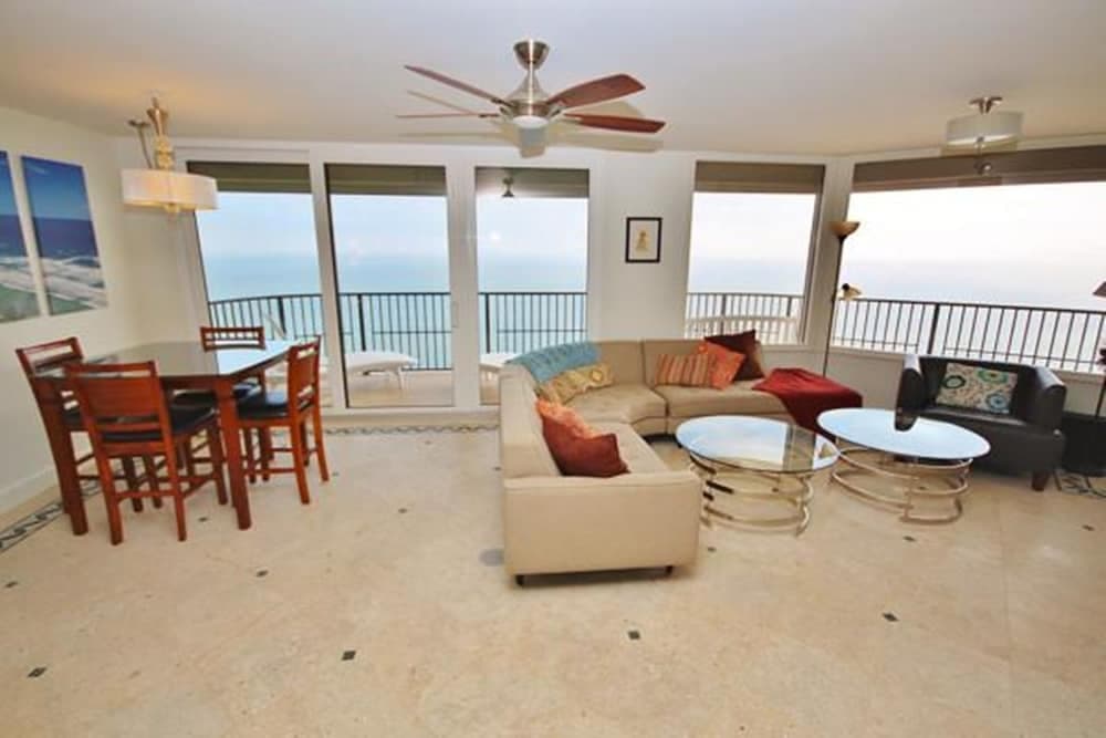 Daytona Ashley Penthouse 5 Apartment 3