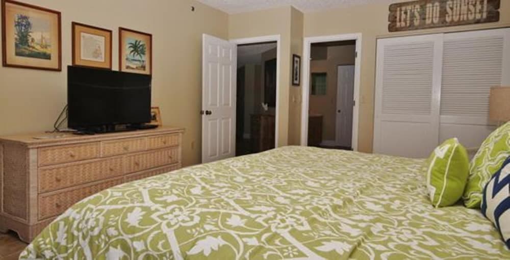 Ebb Tide 102 Apartment 2