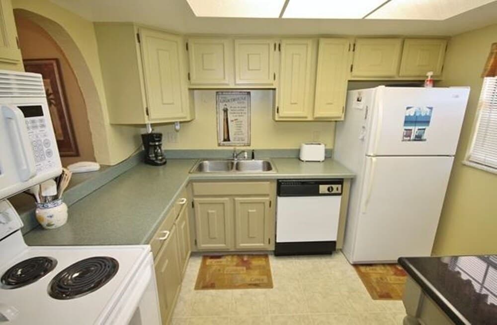 Hacienda del Sol I 402 Apartment 1