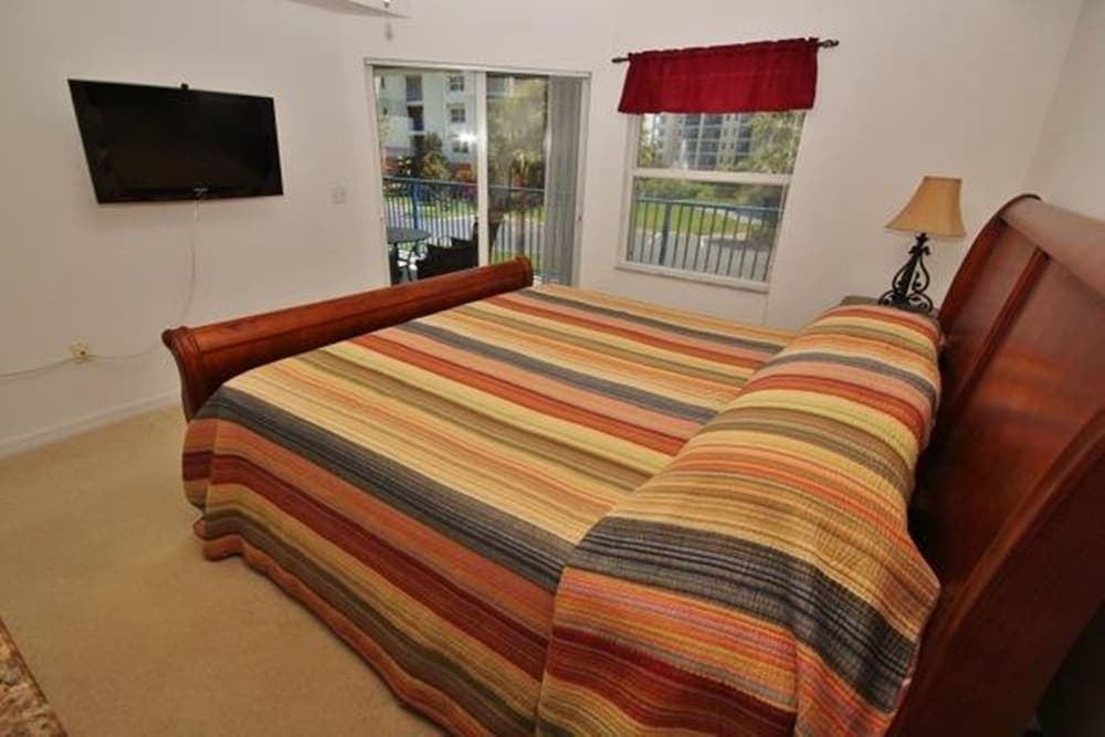 Oceanwalk 1-203 Apartment 2