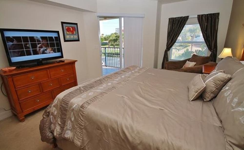 Oceanwalk 12-206 Apartment 2