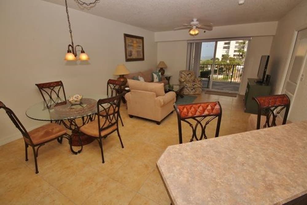 Oceanwalk 12-406 Apartment 2