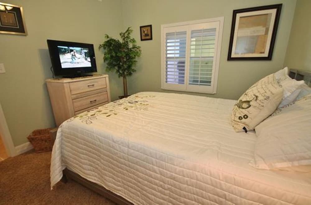 Oceanwalk 14-203 Apartment 3