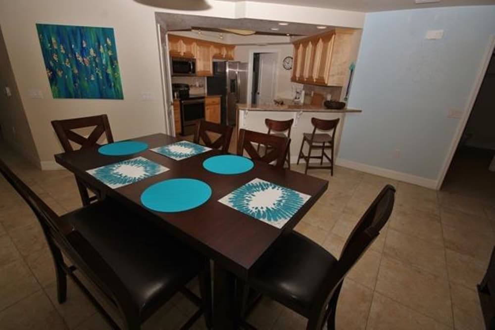 Oceanwalk 17-502 Apartment 2