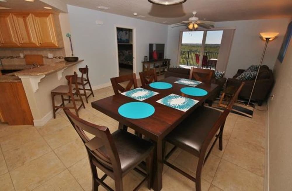 Oceanwalk 17-502 Apartment 2