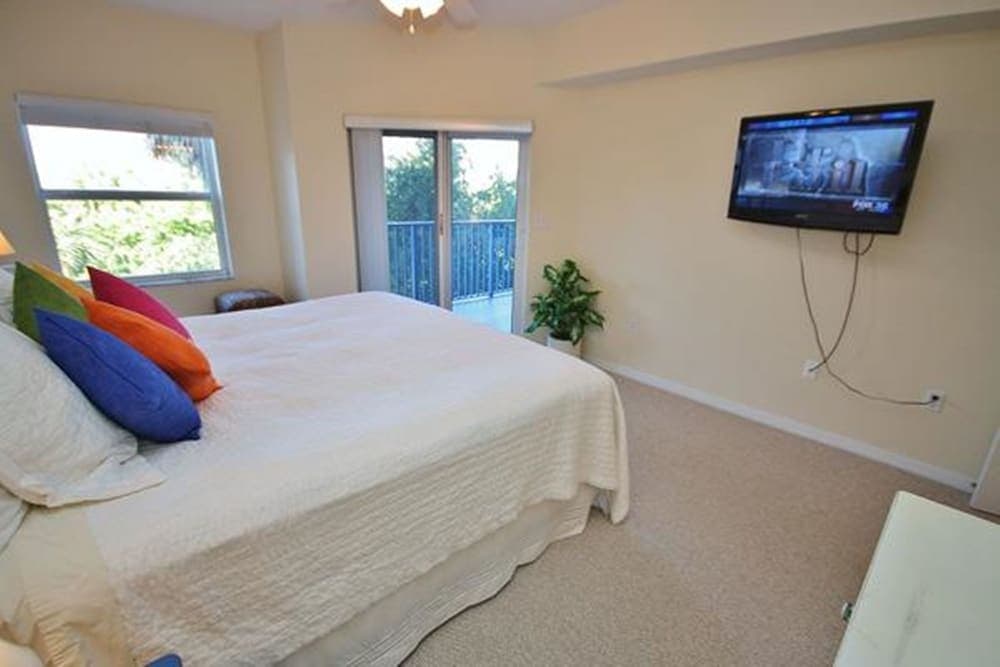 Oceanwalk 7-302 Apartment 2