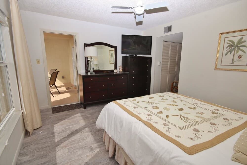 Sea Coast Gardens II 511 Apartment 2