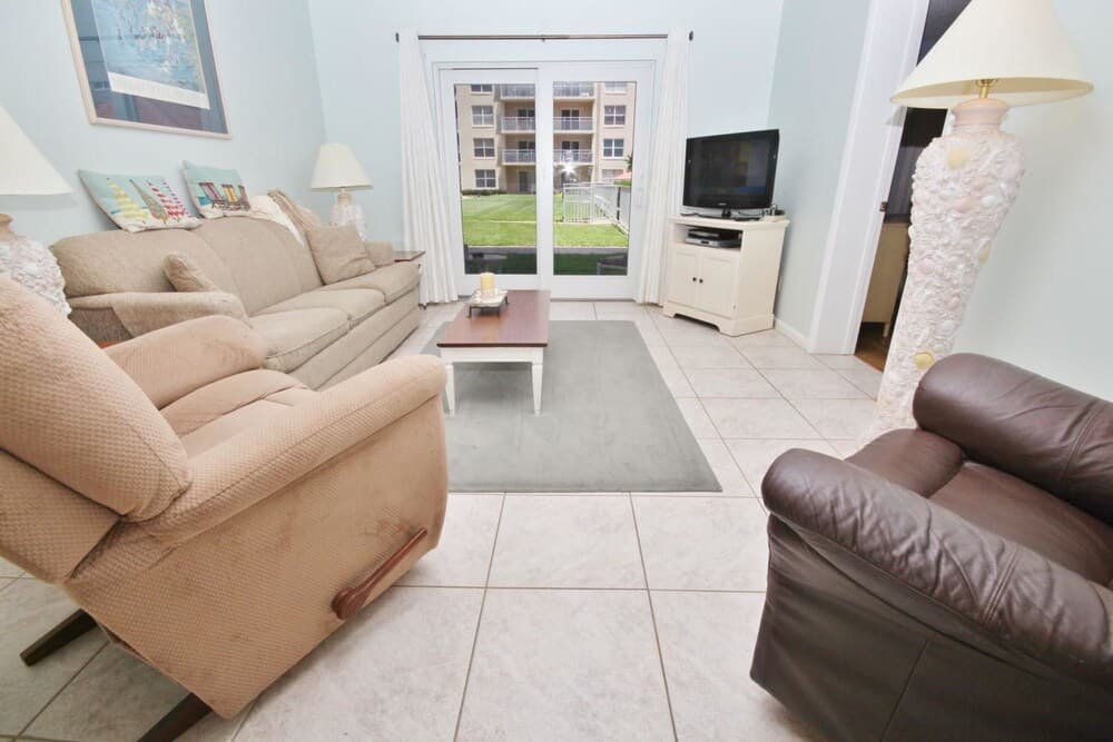 Sea Coast Gardens III 113 Apartment 2