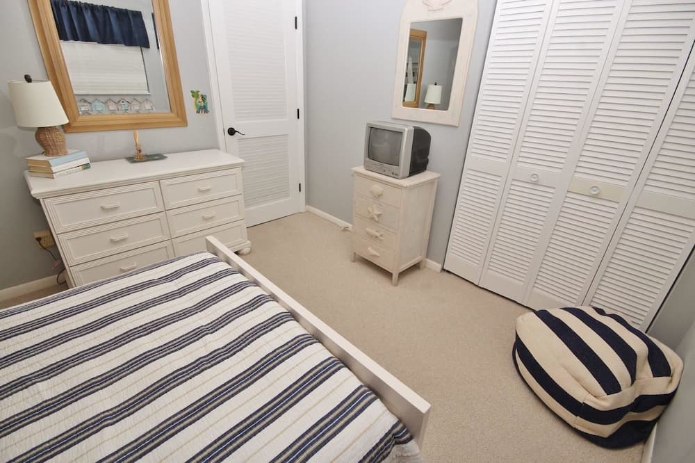 Sea Coast Gardens III 412 Apartment 3