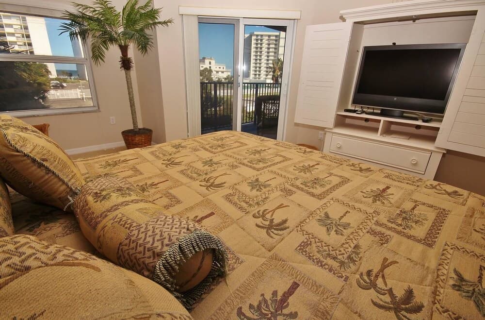 Oceanwalk 2-305 Apartment 3