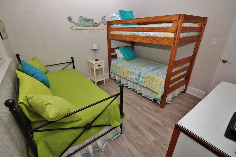 Sandy Toes on Cedar Apartment 2