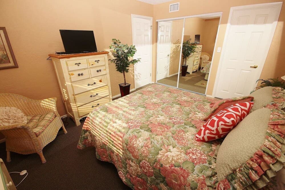 Hacienda del Sol I 404 Apartment 2